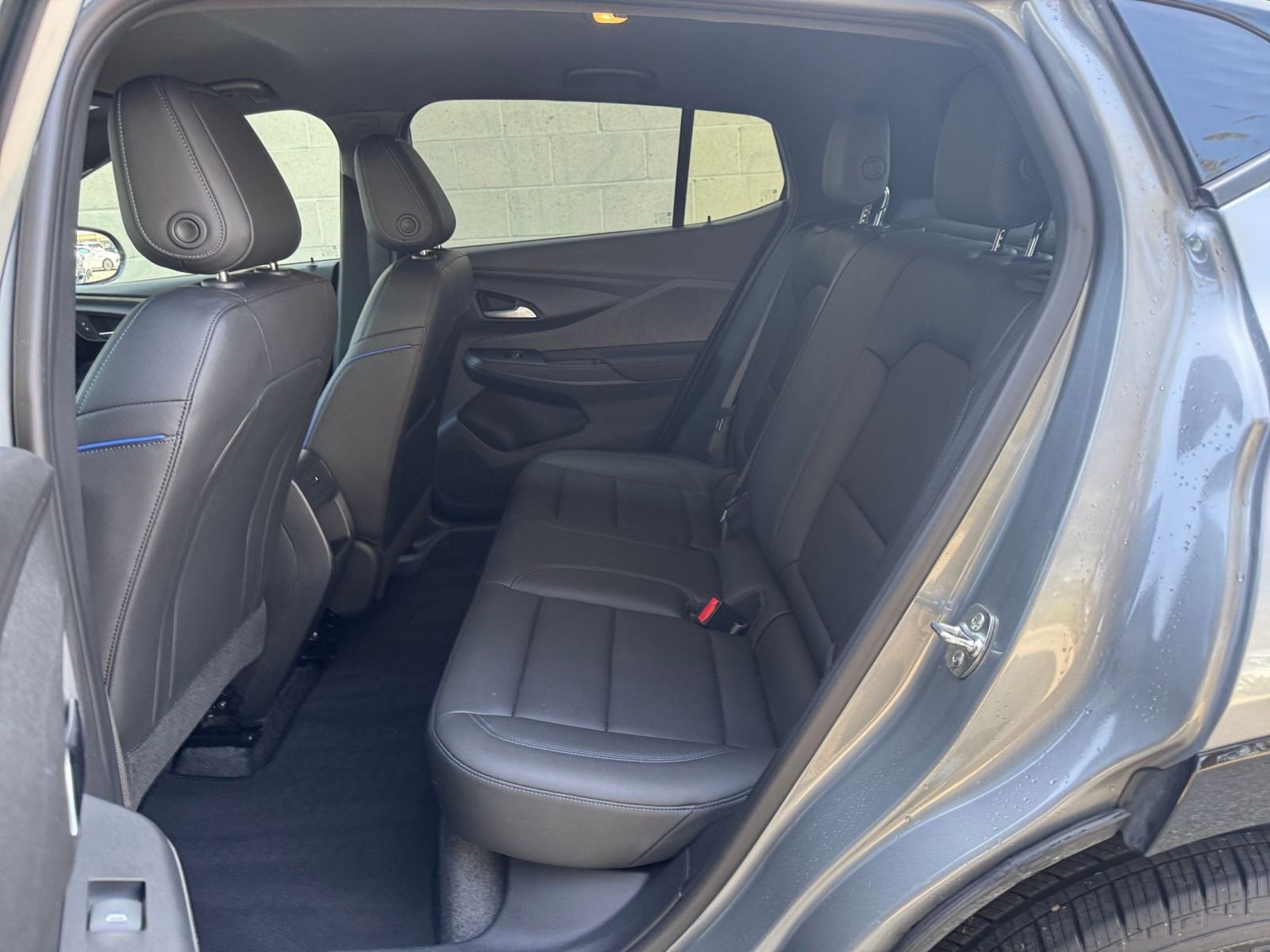 Used 2025 Buick Envista Sport Touring image 25