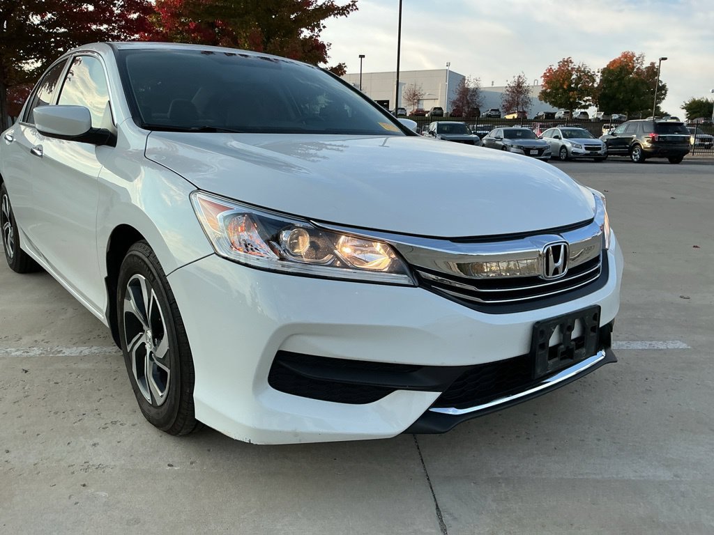 Used 2017 Honda Accord LX image 13