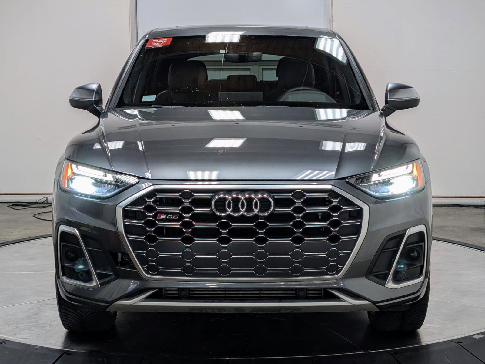 Used 2022 Audi SQ5 Premium w/ Convenience Package image 3