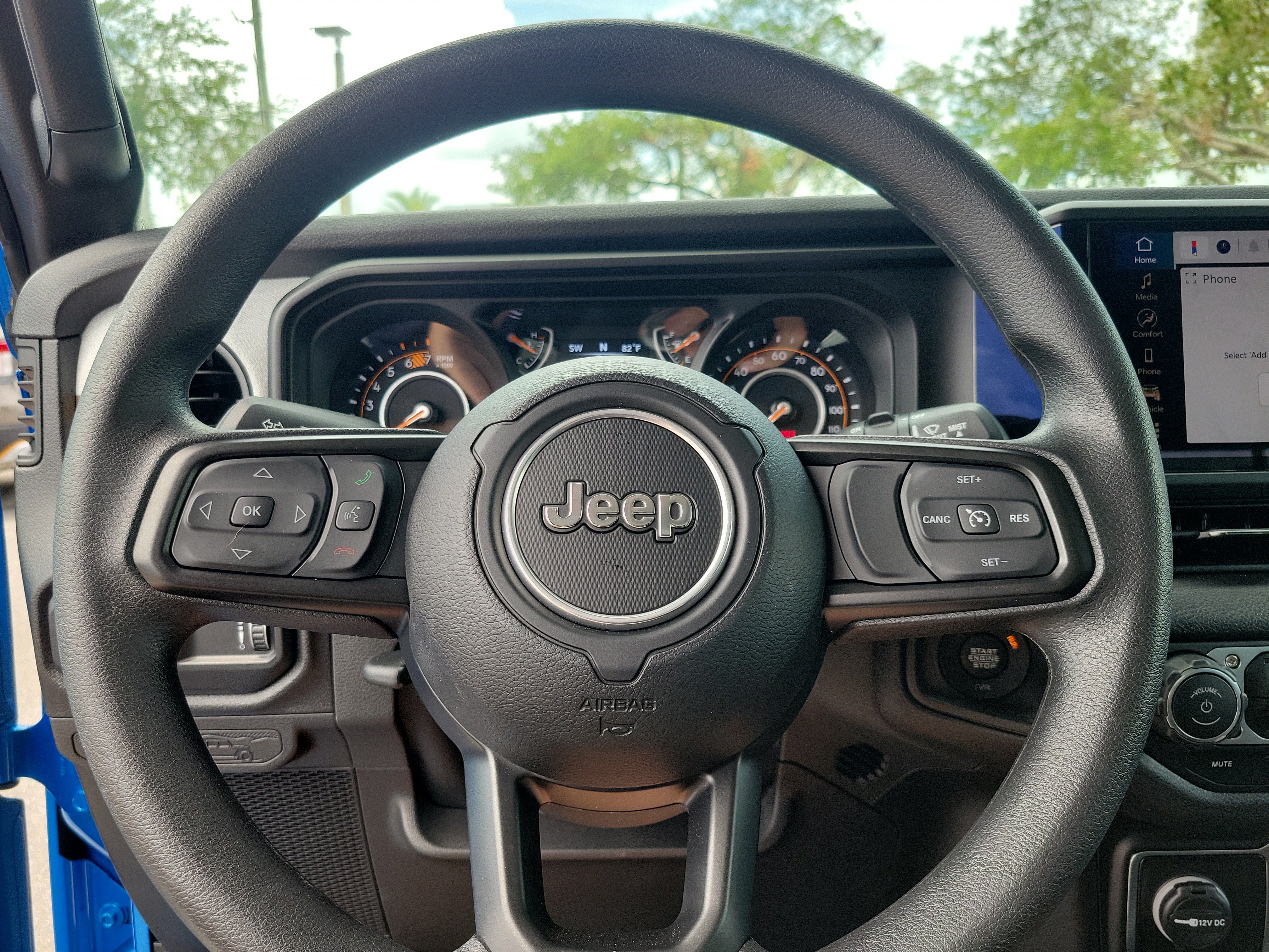 Used 2025 Jeep Wrangler Sport AWD/4WD image 13