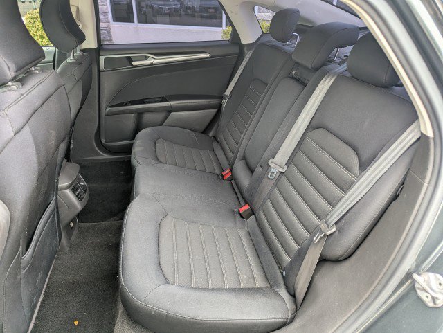 Used 2015 Ford Fusion SE image 20