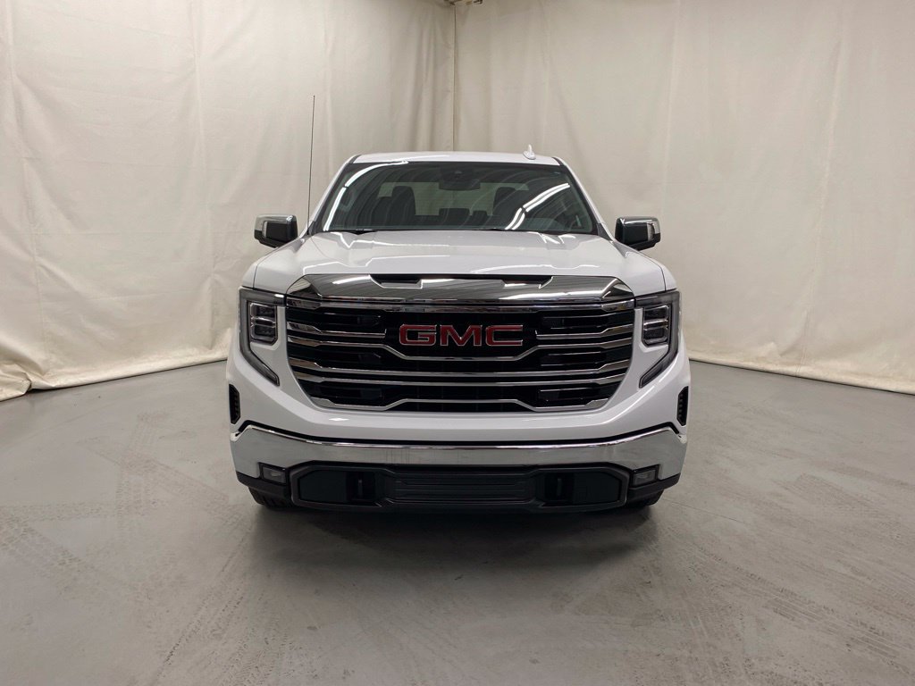 Used 2025 GMC Sierra 1500 SLT AWD/4WD image 3