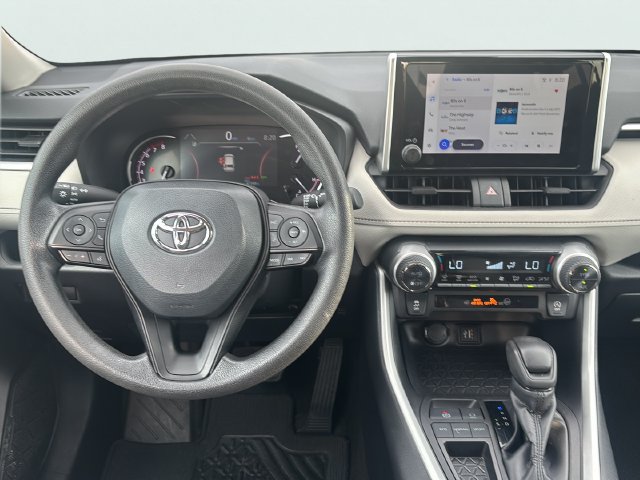 Used 2024 Toyota RAV4 XLE FWD image 19