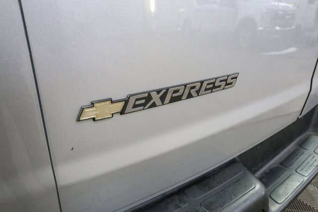 Used 2022 Chevrolet Express 2500 image 9