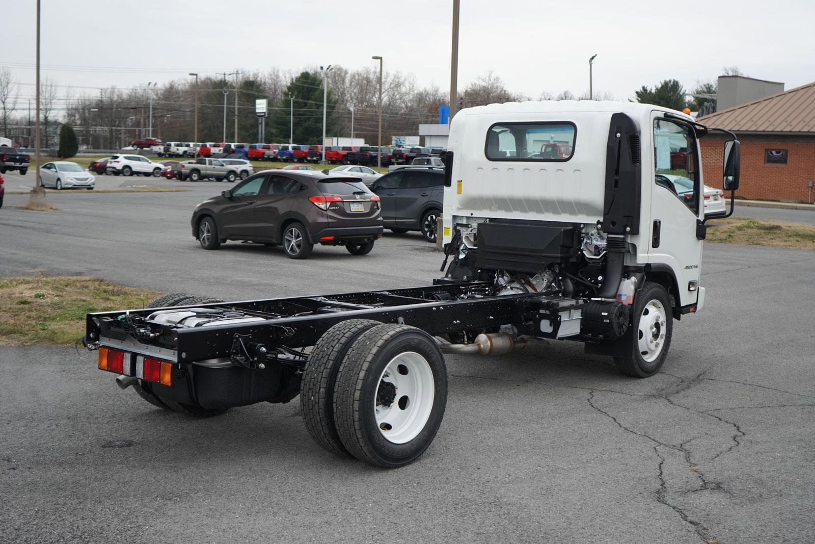 New 2025 Chevrolet Low Cab Forward image 3