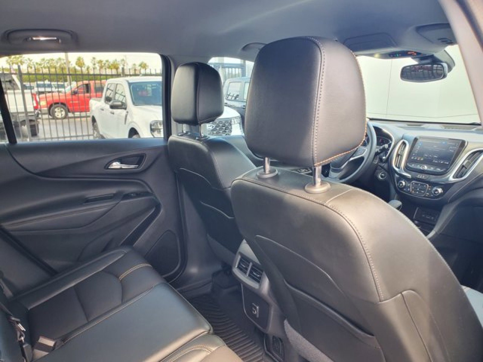 Used 2024 Chevrolet Equinox Premier AWD/4WD image 31