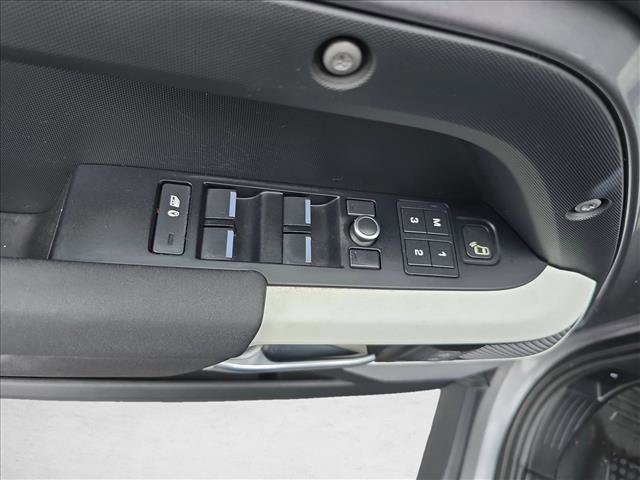 Used 2021 Land Rover Defender 110 SE image 26