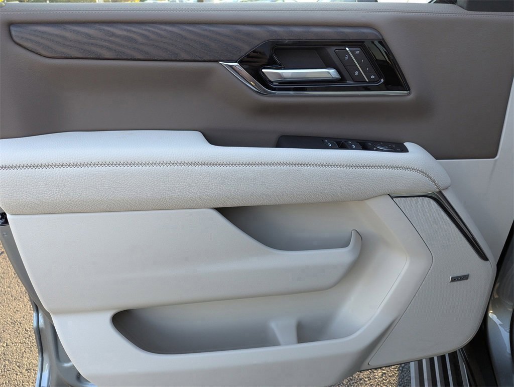 New 2026 GMC Yukon XL Denali w/ Denali Reserve Package image 16