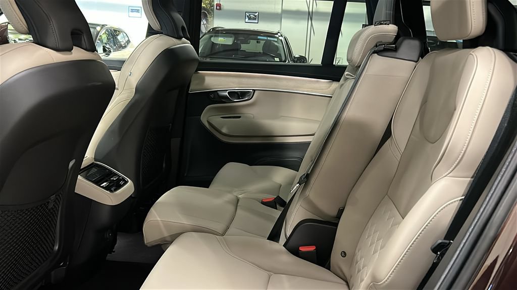 Used 2026 Volvo XC90 B6 Plus w/ Protection Package AWD/4WD image 22