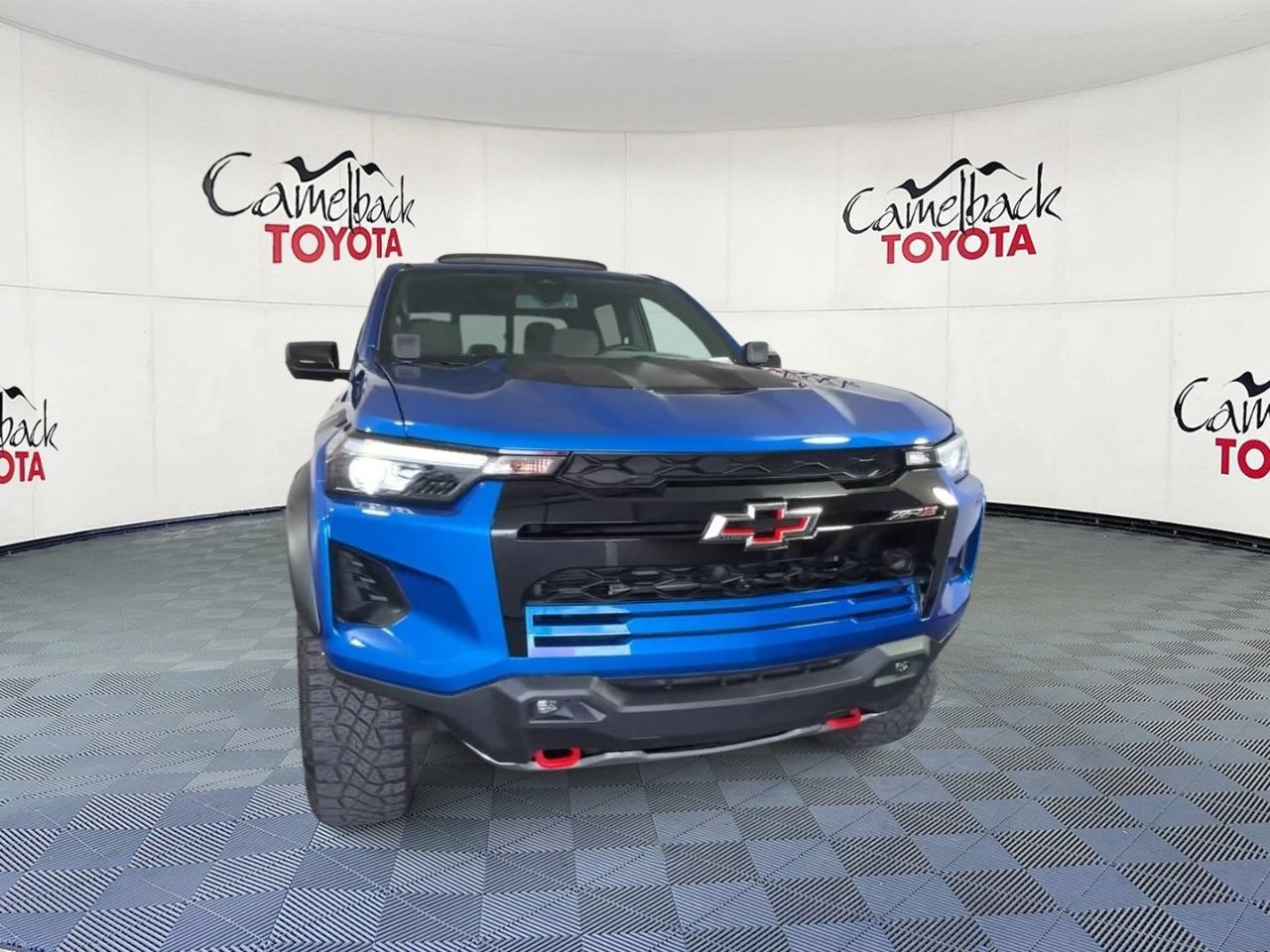 Used 2024 Chevrolet Colorado ZR2 w/ Technology Package AWD/4WD image 6