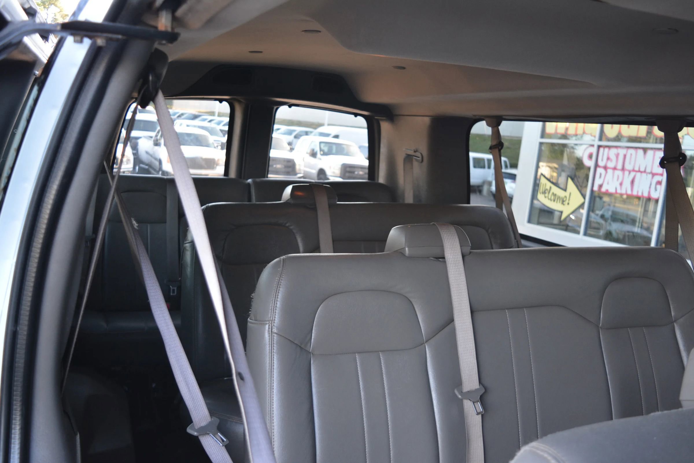 Used 2017 Chevrolet Express 3500 LS image 16