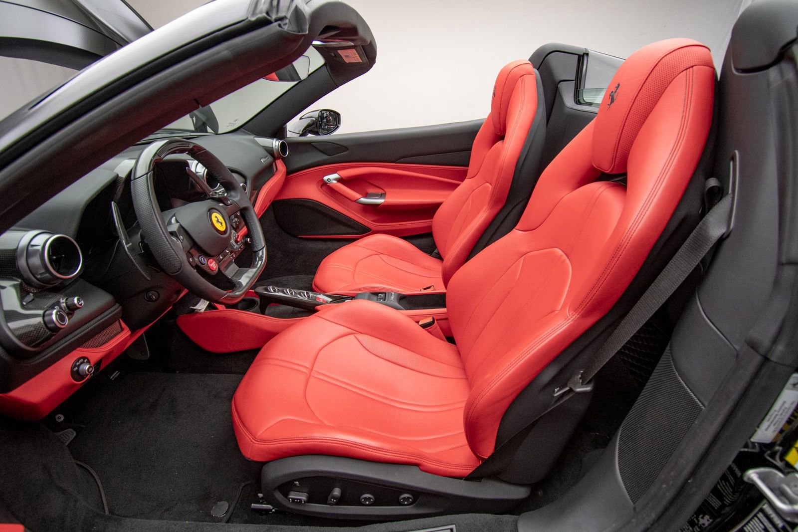 Used 2022 Ferrari F8 Tributo RWD image 19