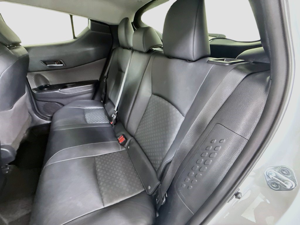 Used 2022 Toyota C-HR Limited FWD image 24