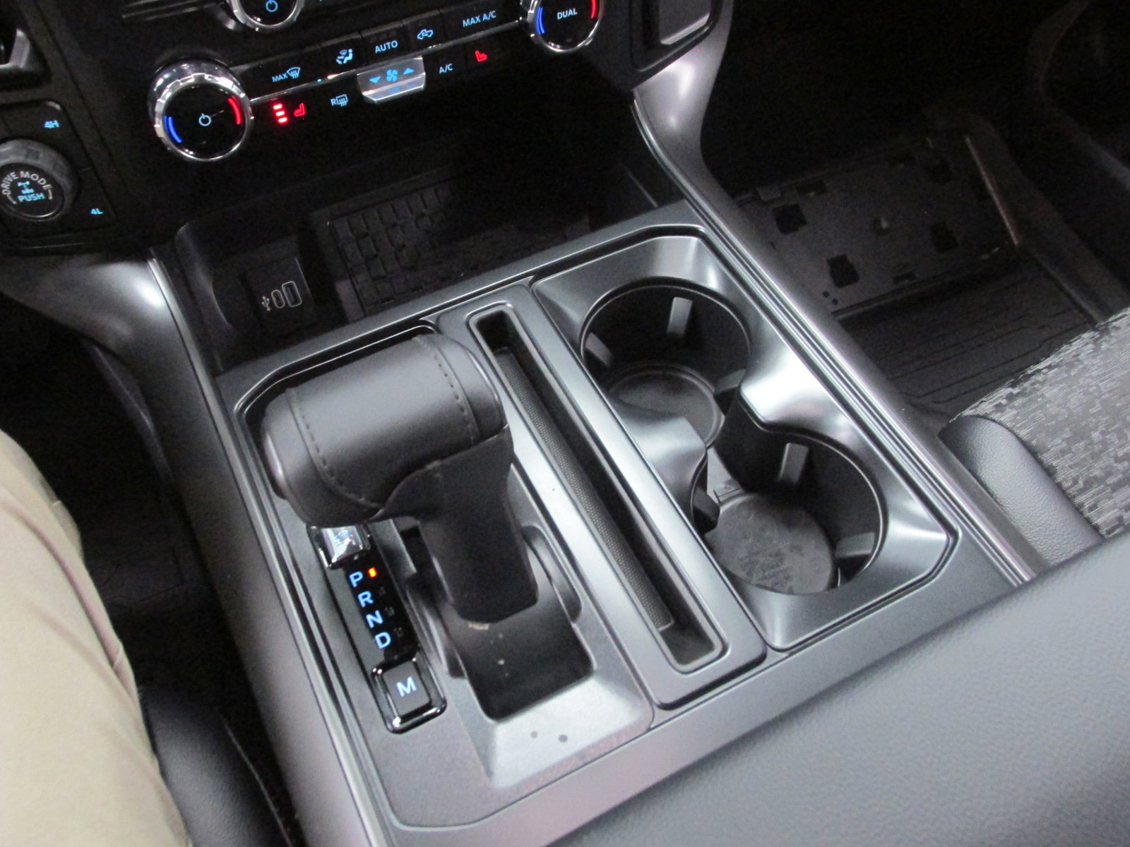 New 2025 Ford F150 Tremor w/ Bed Utility Package image 38