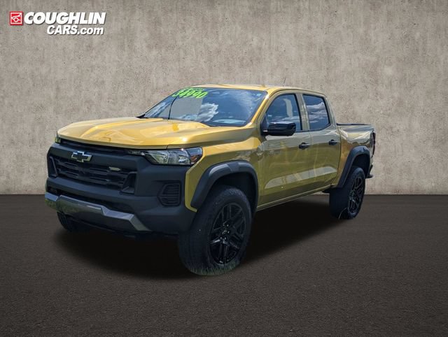 Used 2023 Chevrolet Colorado Trail Boss w/ Technology Package AWD/4WD image 3
