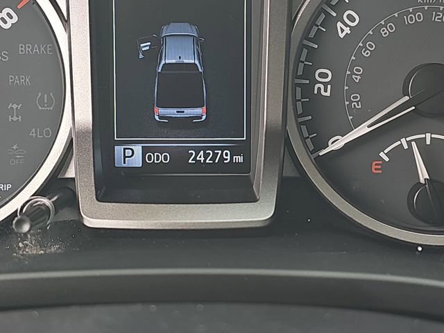 Used 2022 Toyota Tacoma SR5 w/ Technology Package image 20