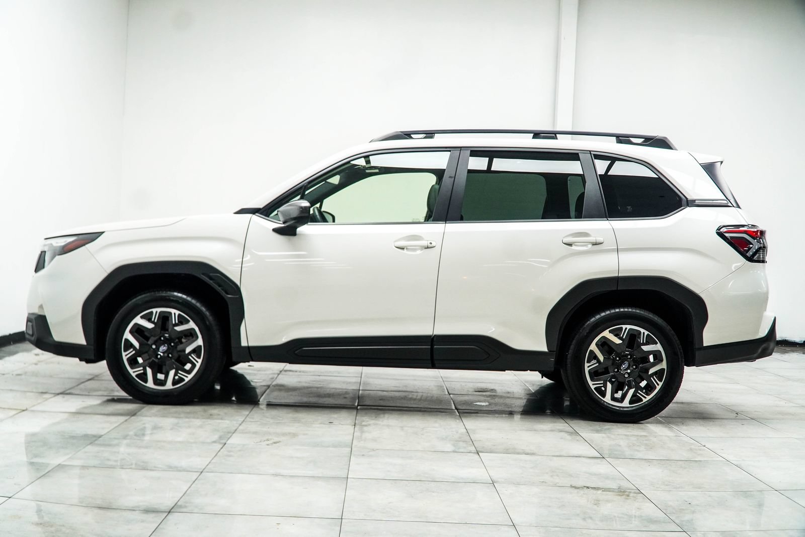 Used 2025 Subaru Forester Premium AWD/4WD image 10