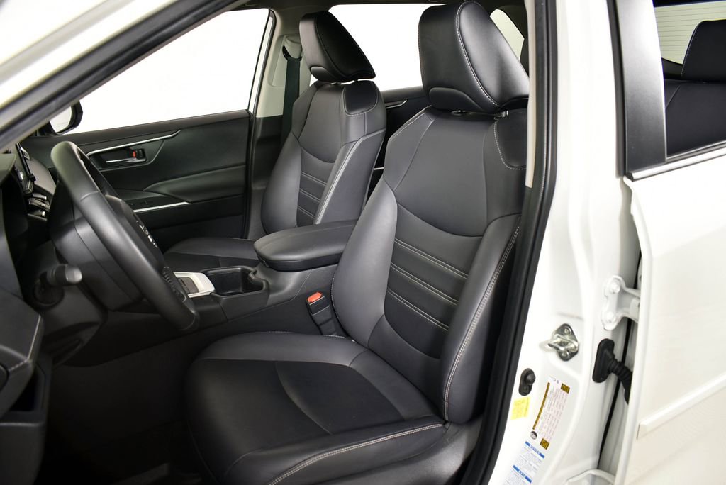 Certified 2022 Toyota RAV4 XLE Premium image 9