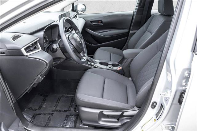 Used 2025 Toyota Corolla LE FWD image 11