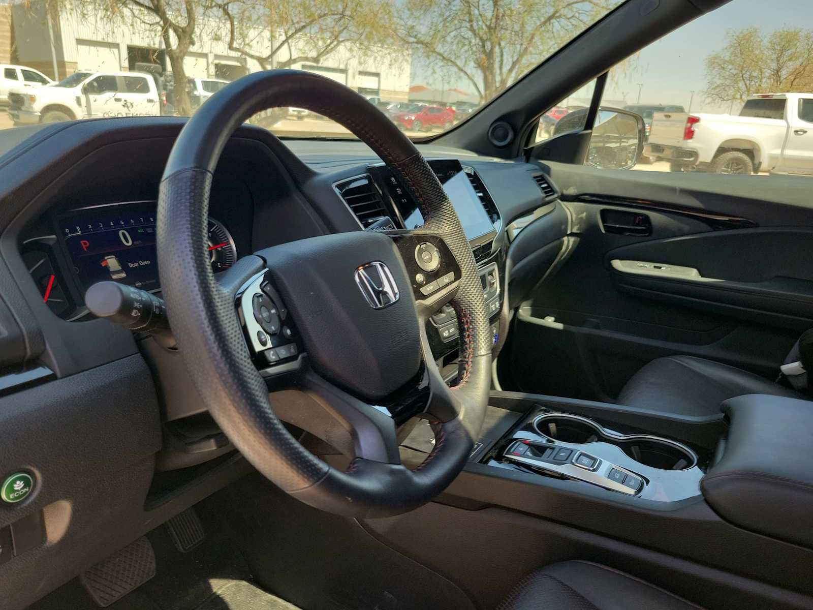 Used 2025 Honda Passport Black Edition image 2