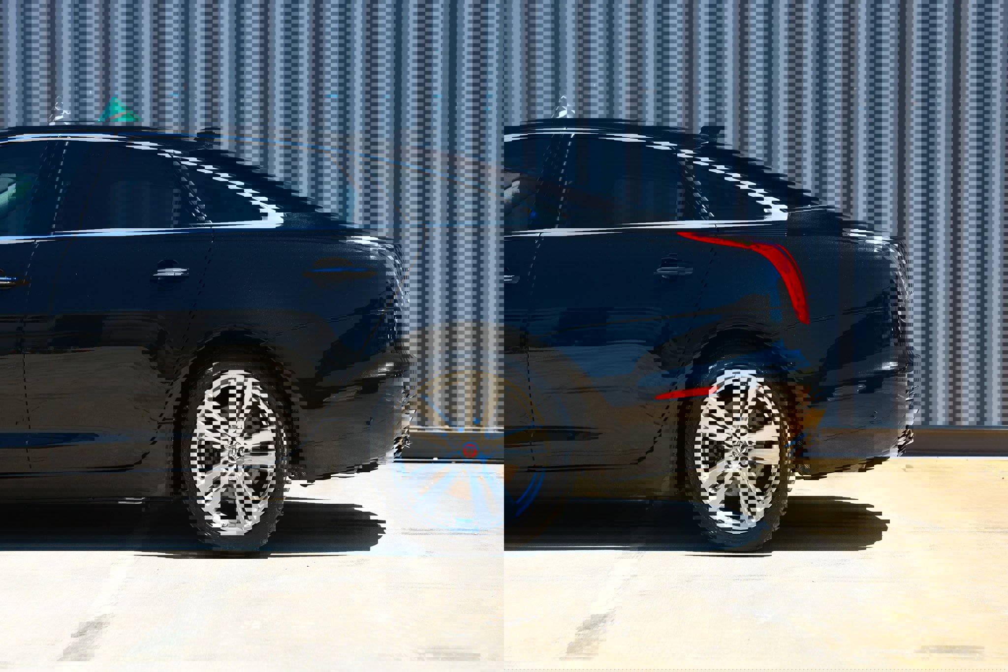 Used 2017 Jaguar XJ L Portfolio image 32