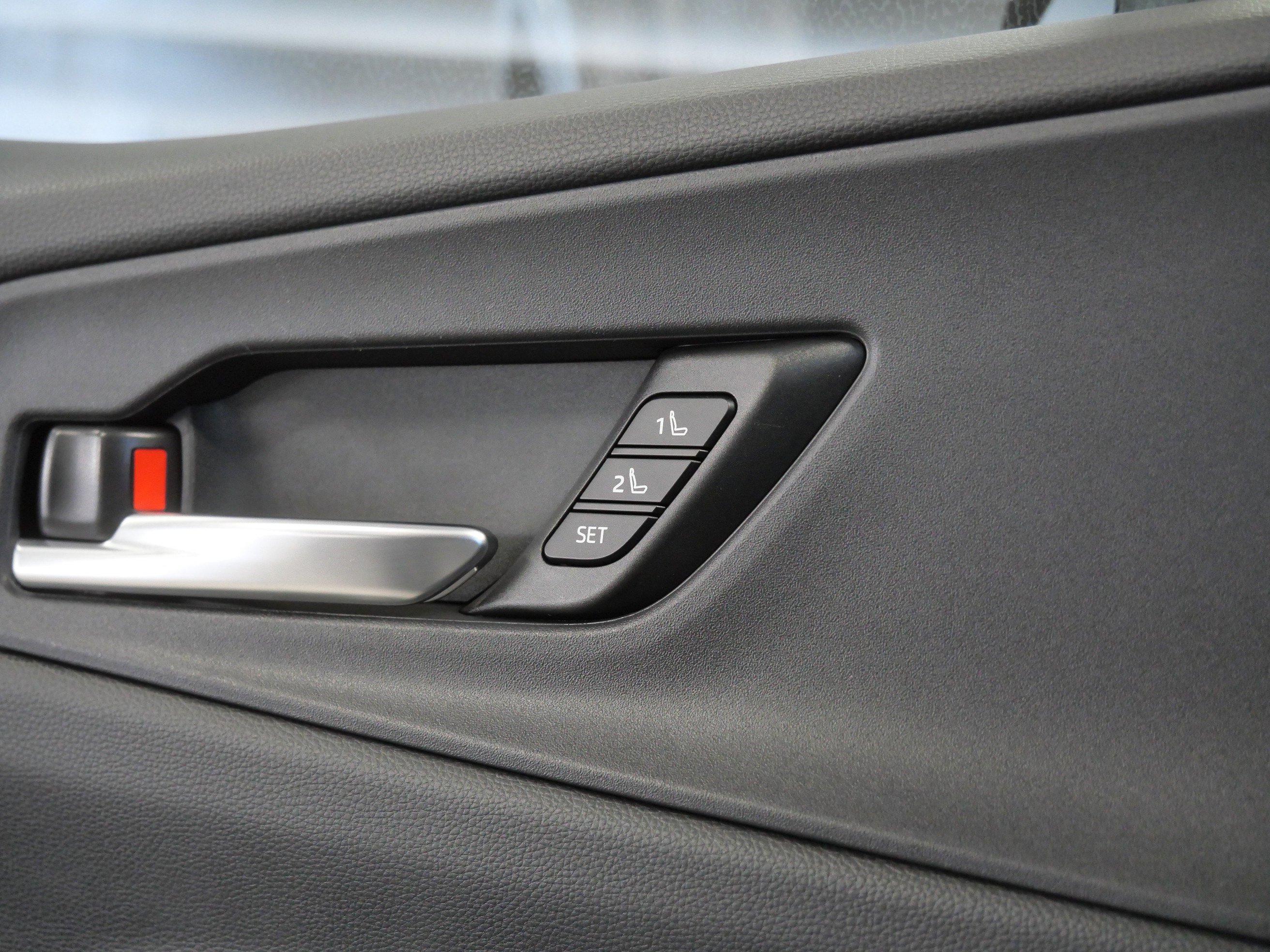 Used 2023 Toyota Prius Prime Premium image 34