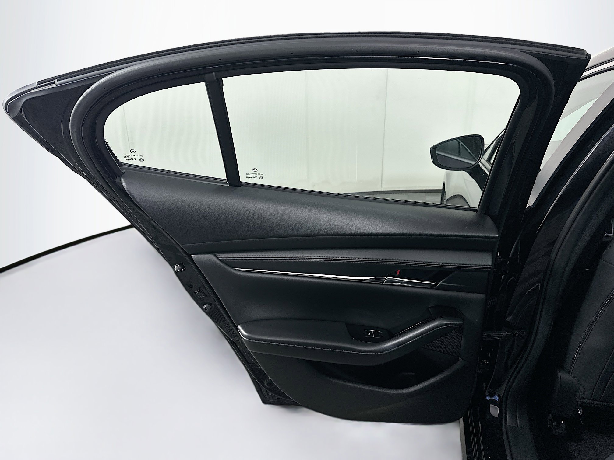 Used 2025 MAZDA MAZDA3 s image 26