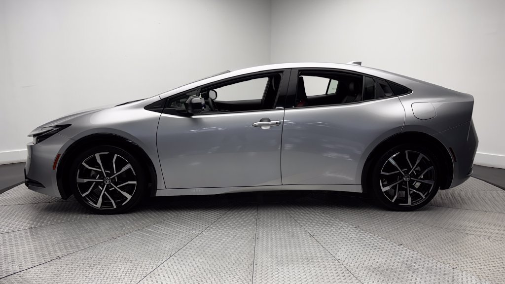 Certified 2023 Toyota Prius Prime FWD image 4