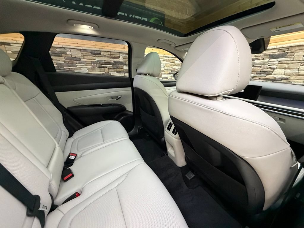 Used 2025 Hyundai Tucson Limited AWD/4WD image 29