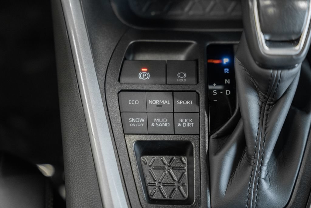 Used 2025 Toyota RAV4 XLE Premium w/ Weather Package AWD/4WD image 19