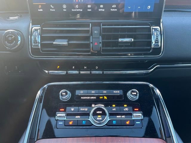 Used 2023 Lincoln Navigator Reserve AWD/4WD image 22