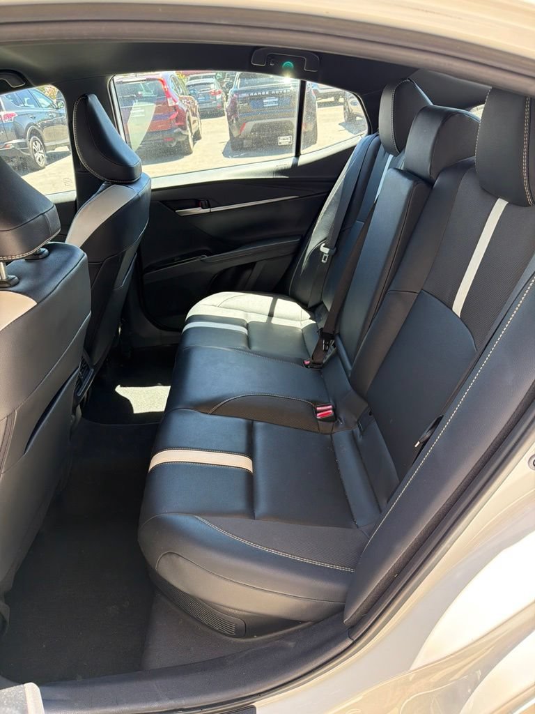 Used 2025 Toyota Camry SE FWD image 5