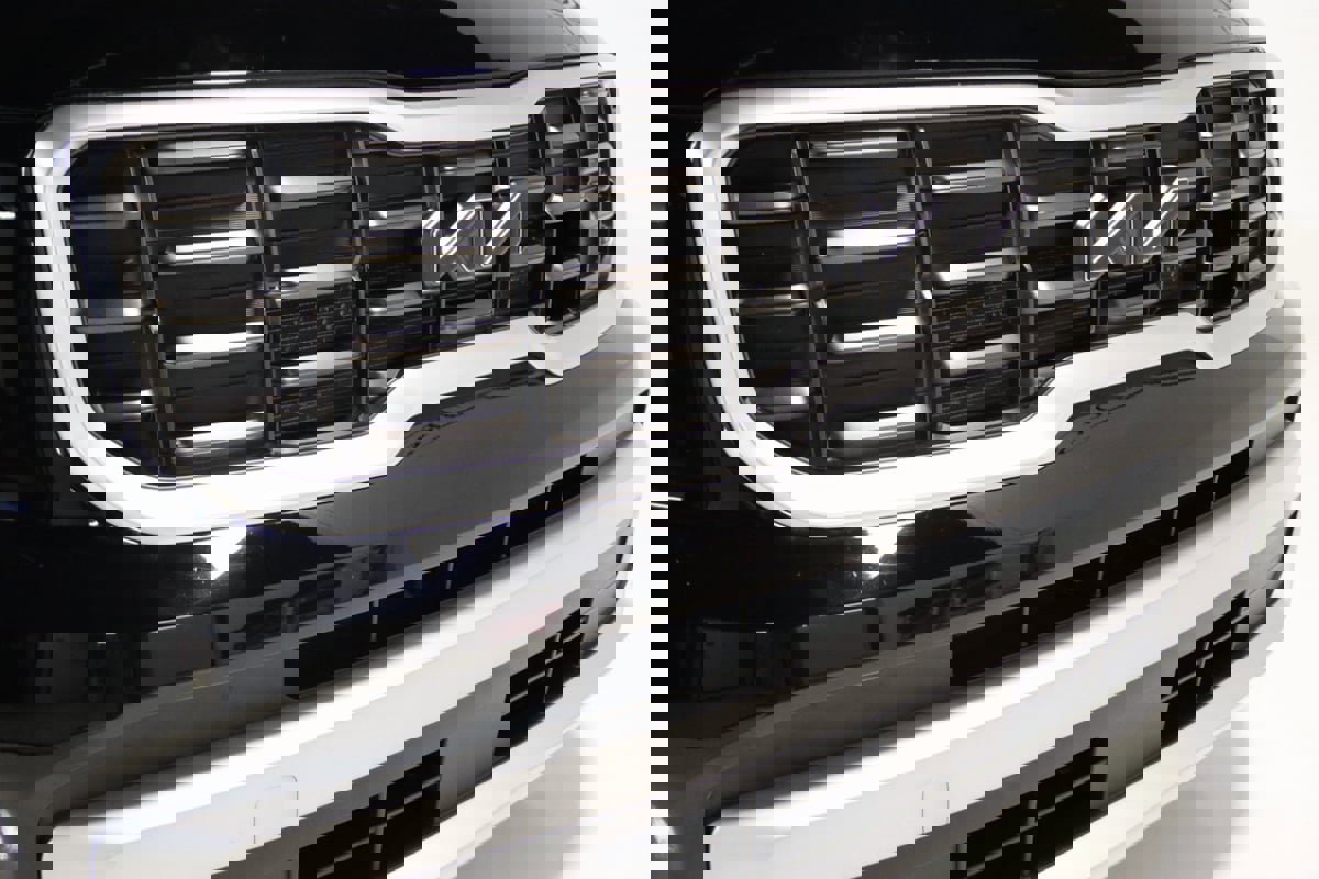 Used 2023 Kia Telluride S image 24