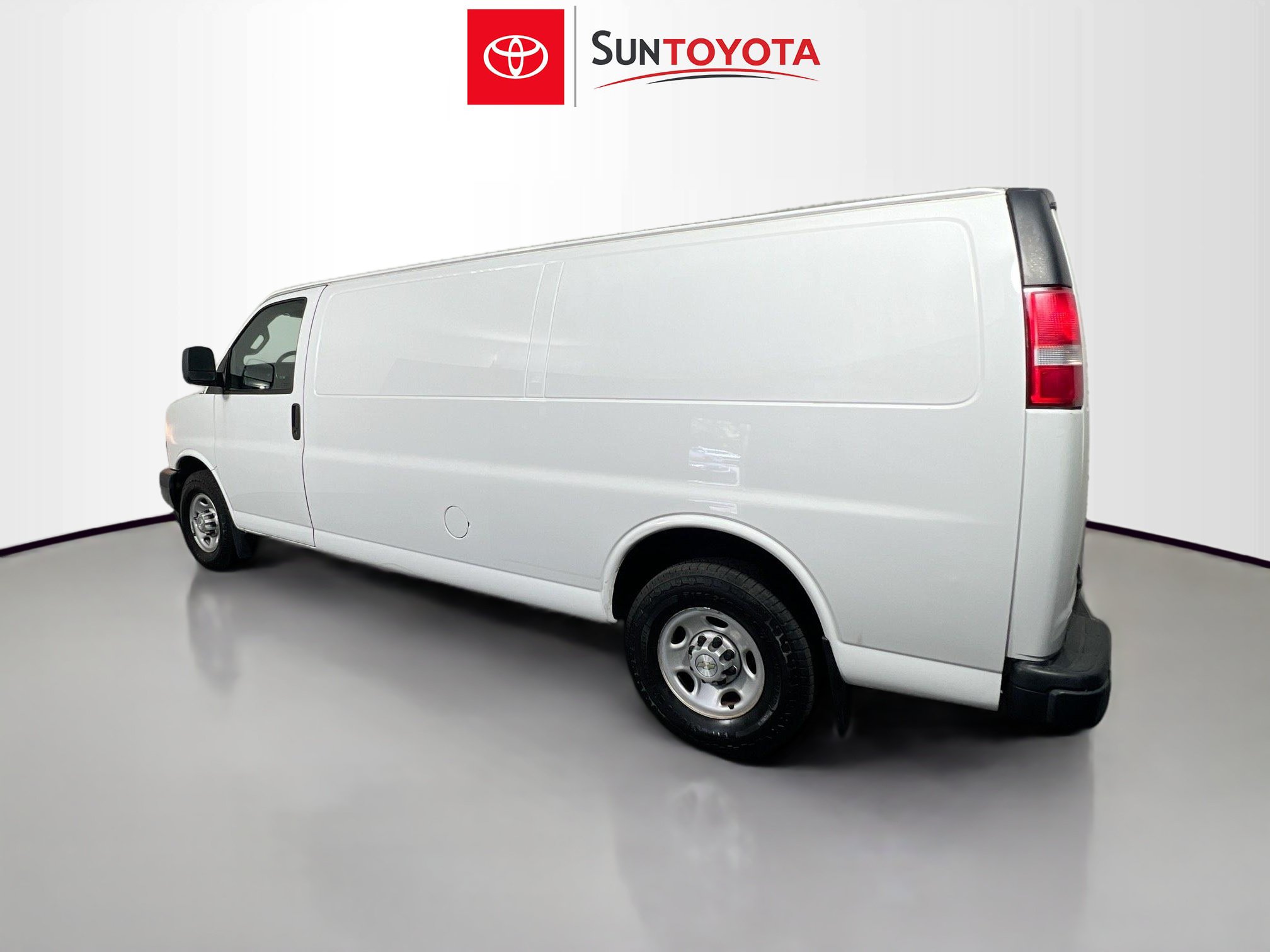 Used 2020 Chevrolet Express 3500 Extended w/ Driver Convenience Package RWD image 6