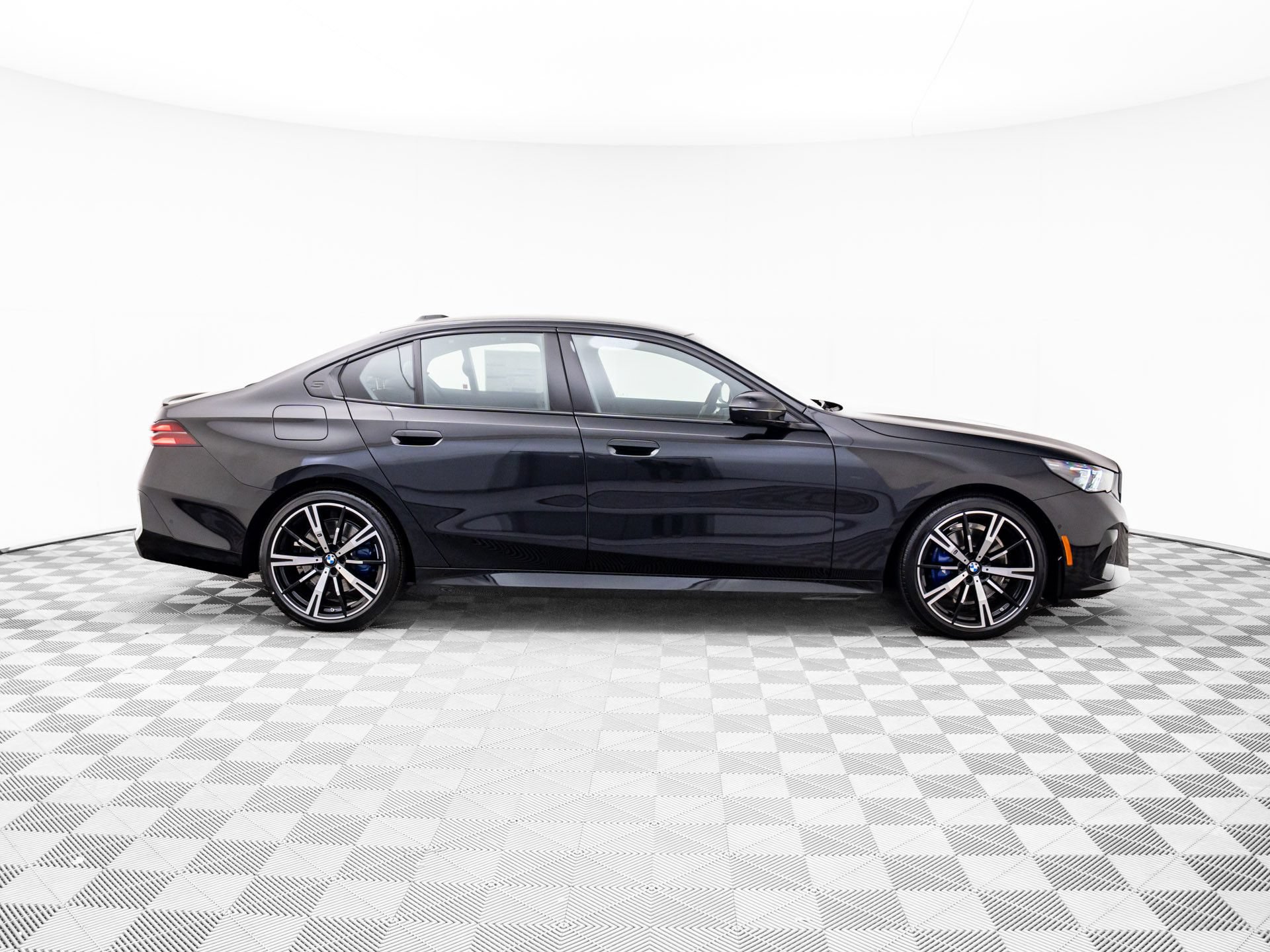 Used 2026 BMW 530i xDrive AWD/4WD image 7