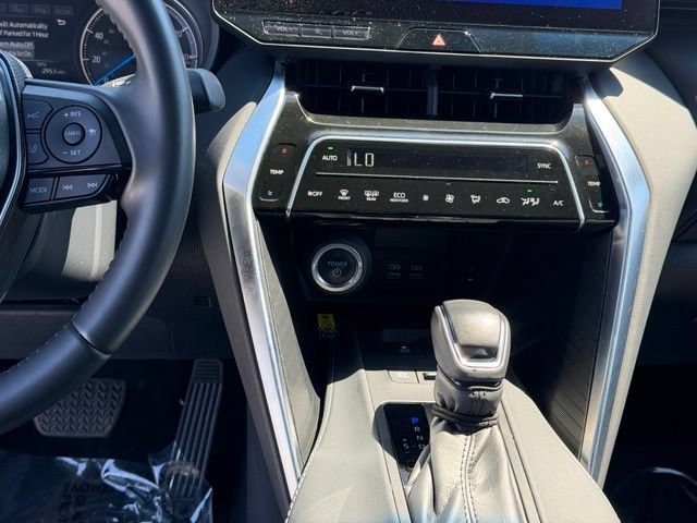 Certified 2023 Toyota Venza XLE AWD/4WD image 20