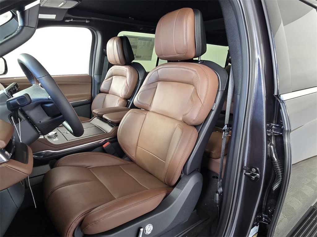 New 2026 Lincoln Navigator L Reserve image 7