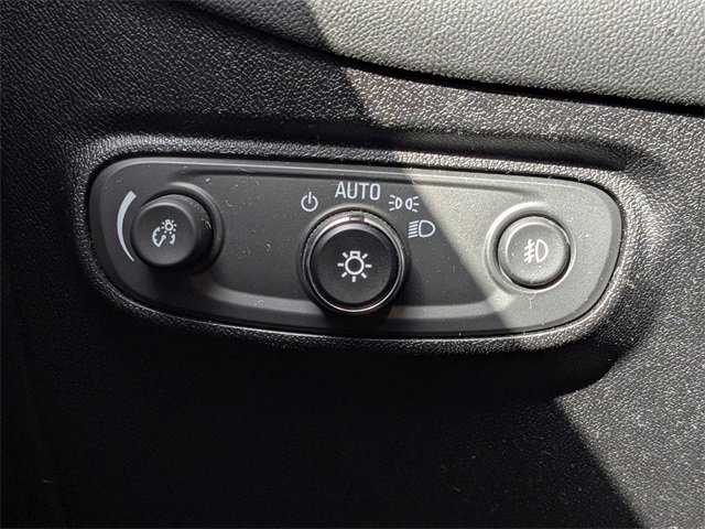 Used 2018 Chevrolet Equinox Premier image 18