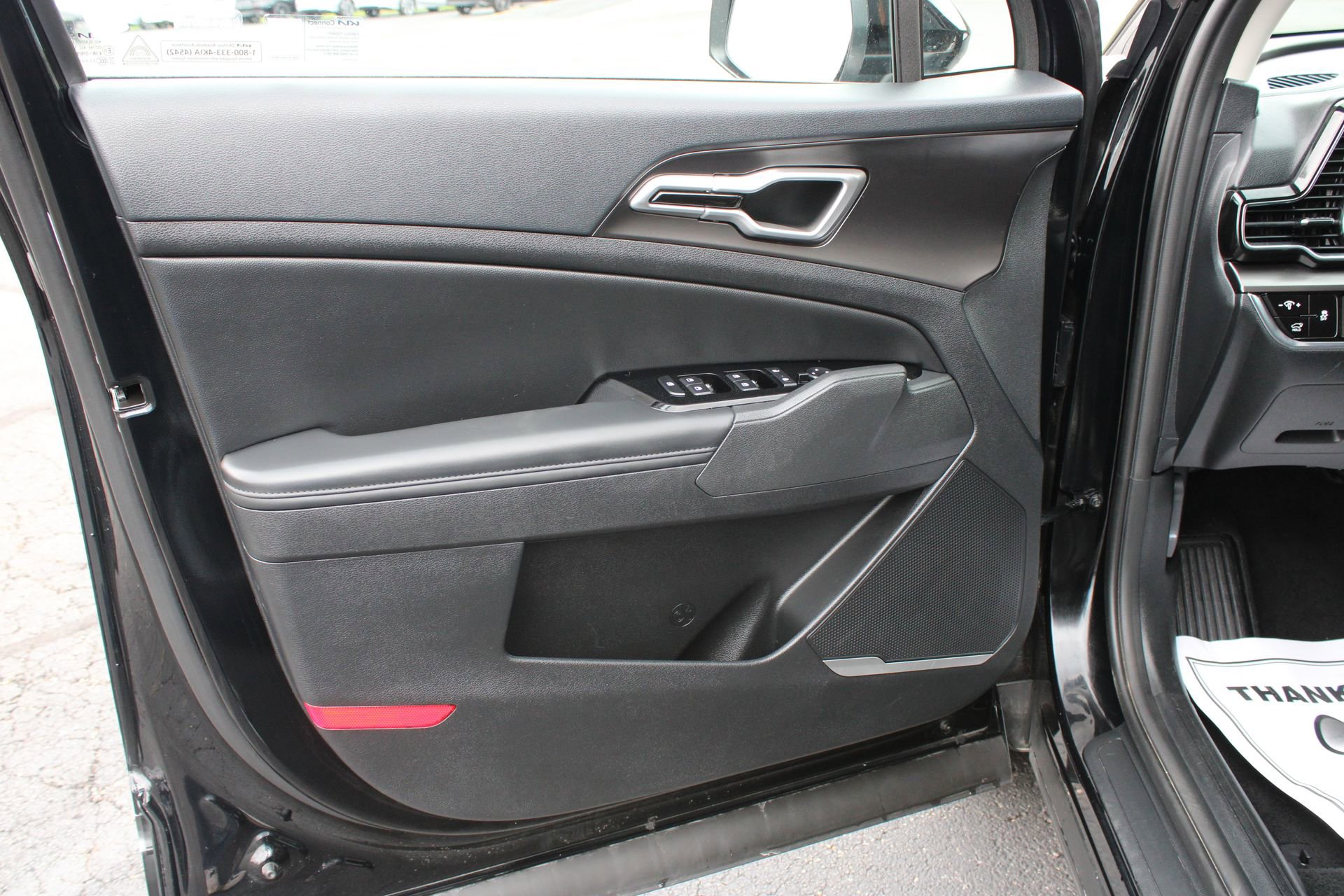 Used 2025 Kia Sportage EX w/ Premium Package image 12