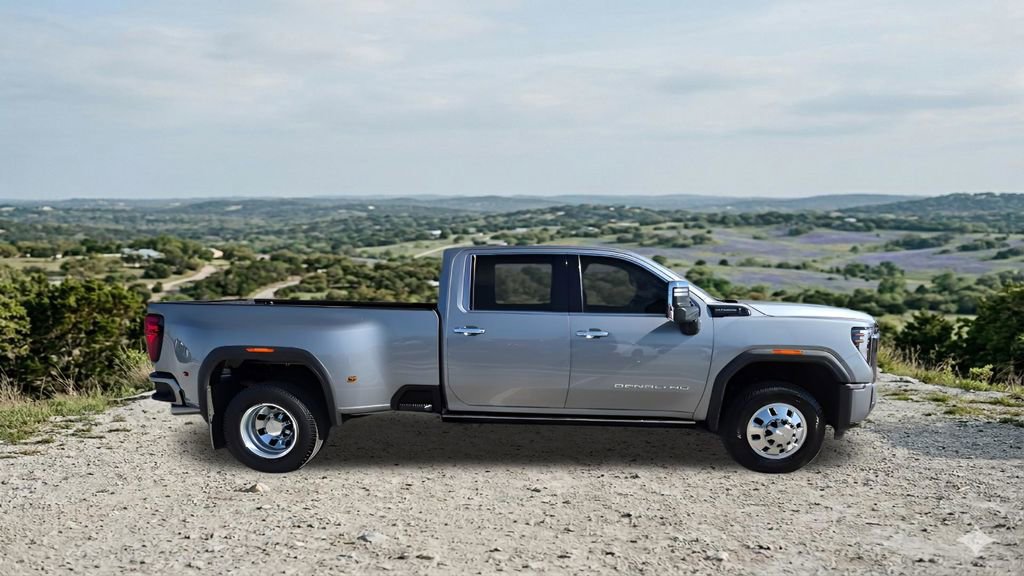 Used 2024 GMC Sierra 3500 Denali Ultimate image 13