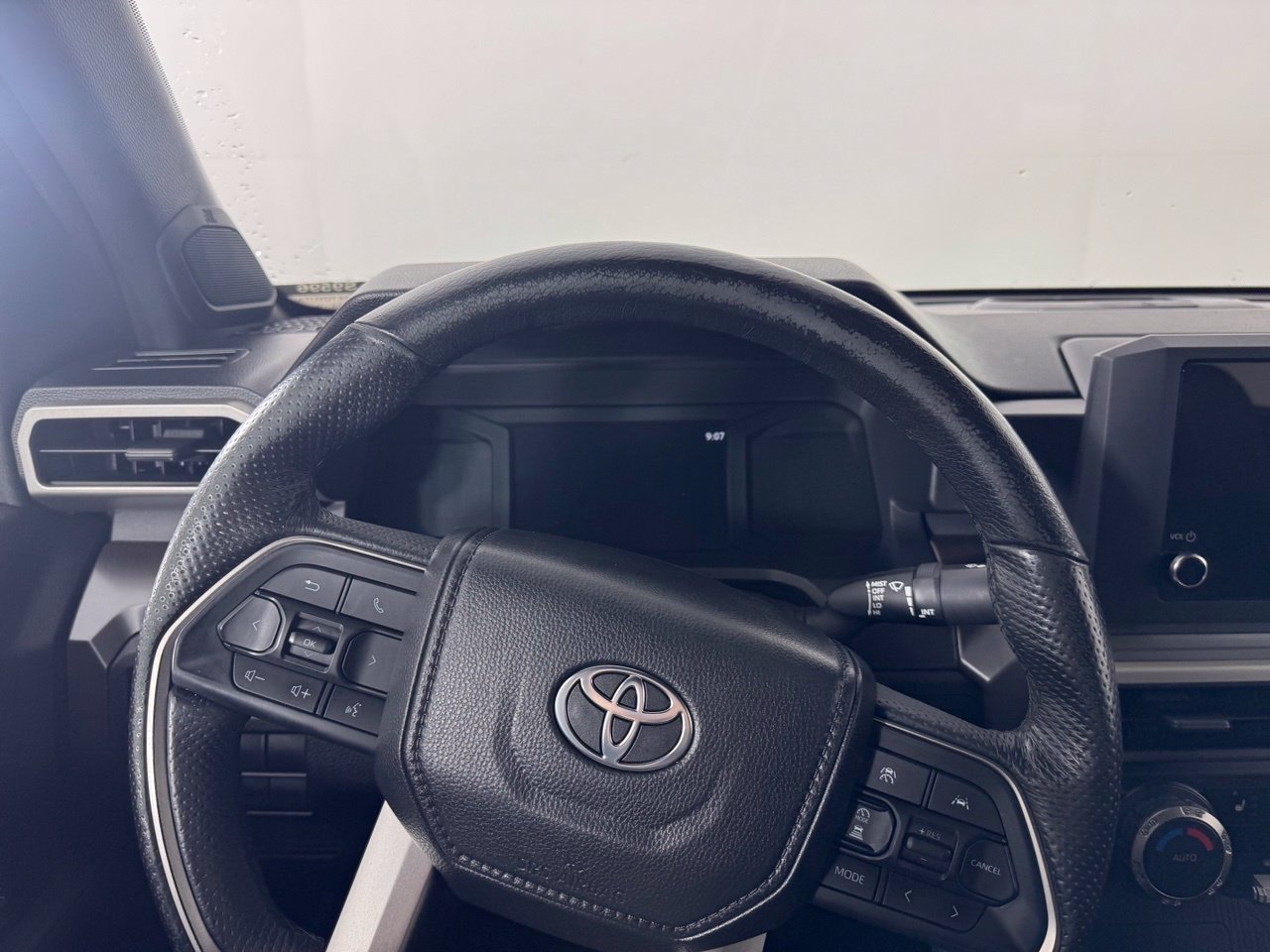 Used 2024 Toyota Tacoma SR5 AWD/4WD image 14