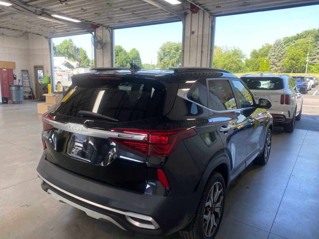 Used 2022 Kia Seltos SX AWD/4WD image 4