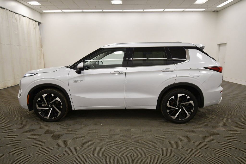 Used 2024 Mitsubishi Outlander SEL image 4