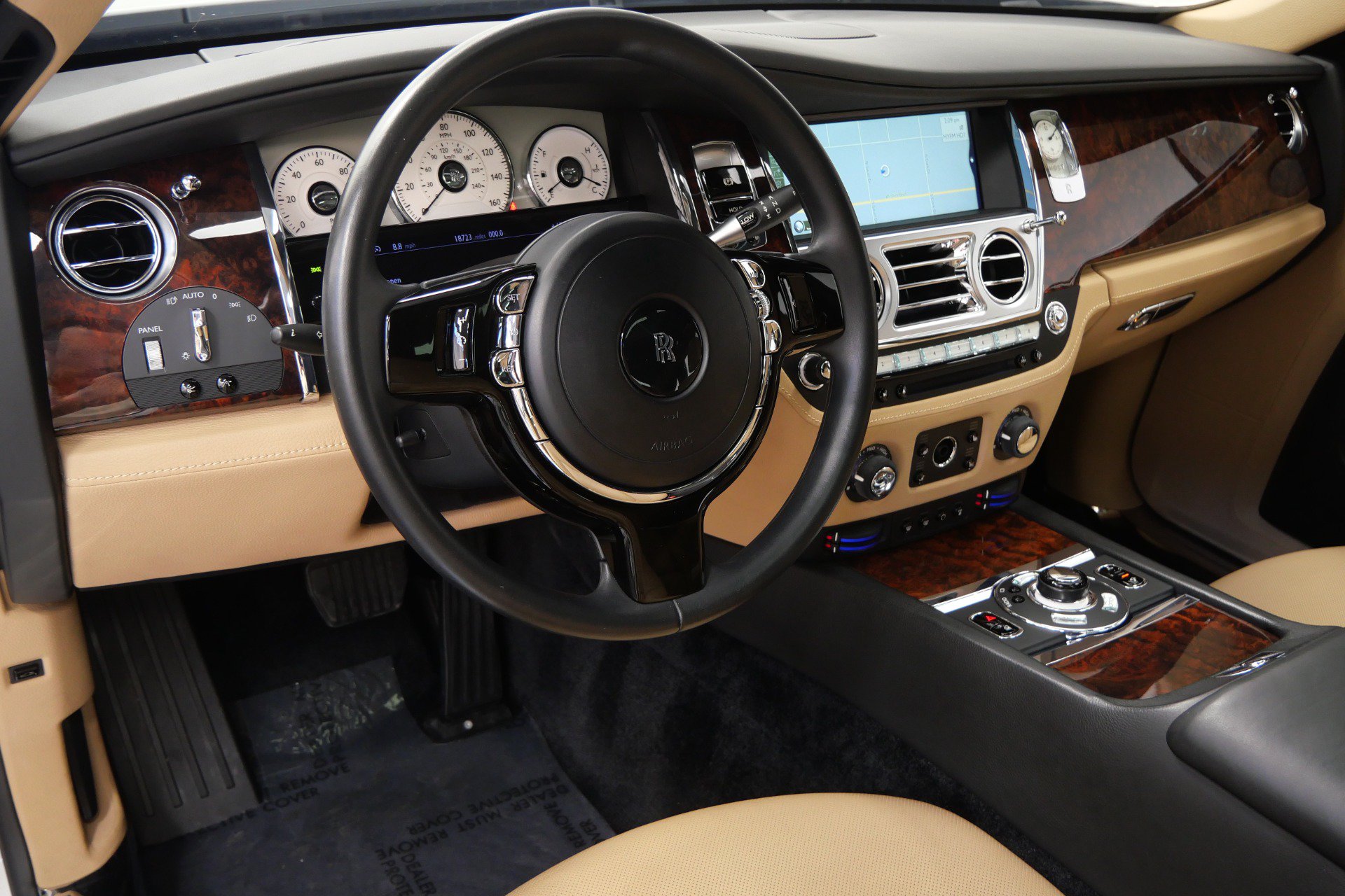 Used 2013 Rolls-Royce Ghost RWD image 13