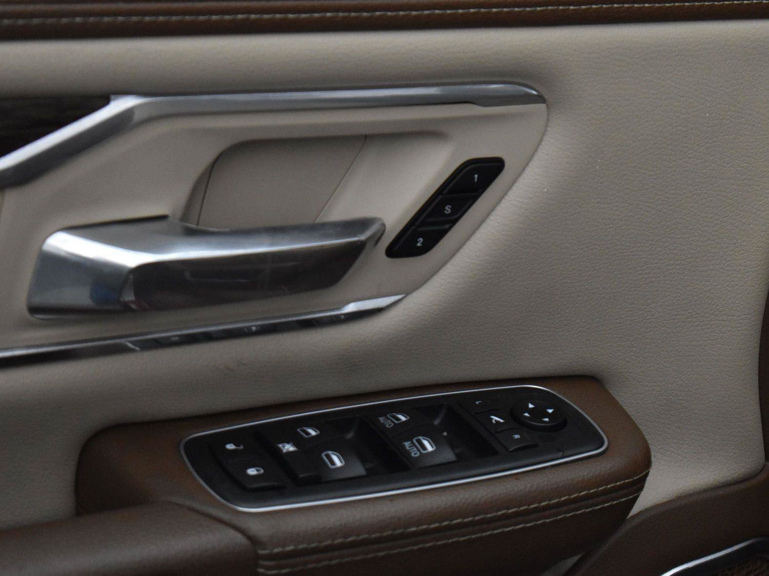 Used 2020 RAM 1500 Laramie AWD/4WD image 10