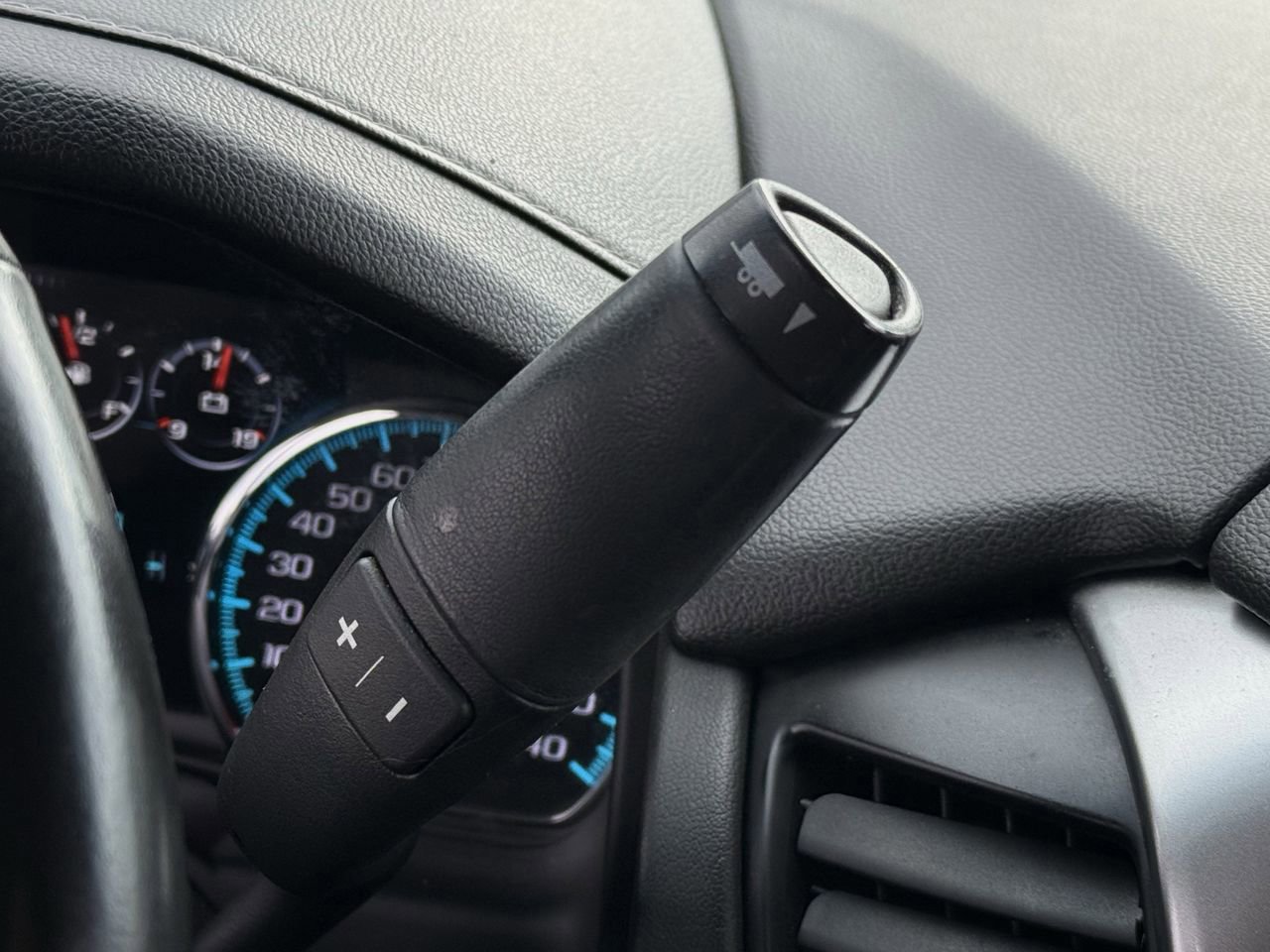 Used 2018 Chevrolet Tahoe Premier RWD image 18