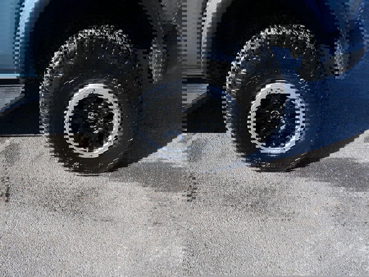 Used 2021 Ford Bronco Badlands image 40