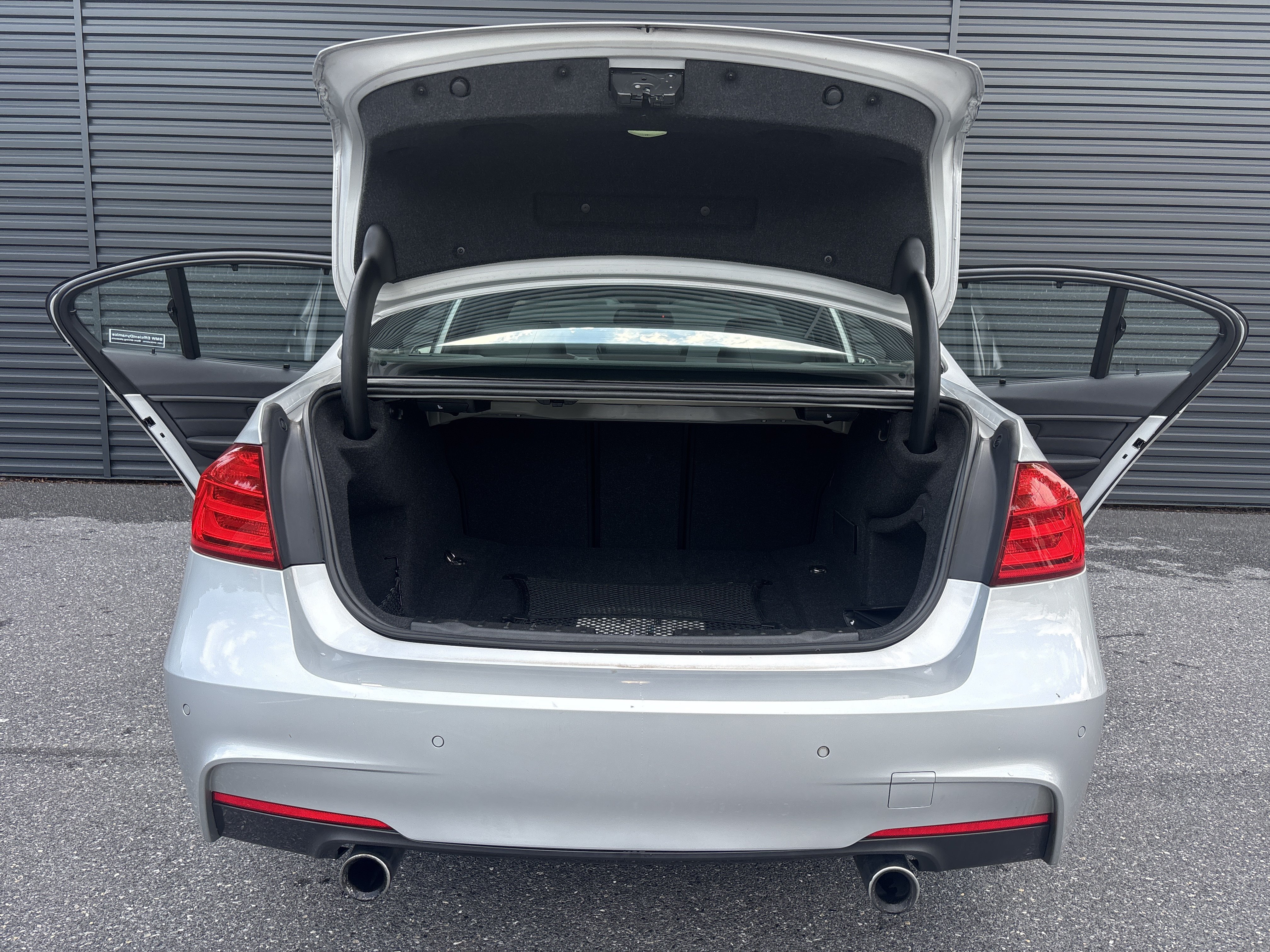 Used 2014 BMW 335i xDrive Sedan AWD/4WD image 10