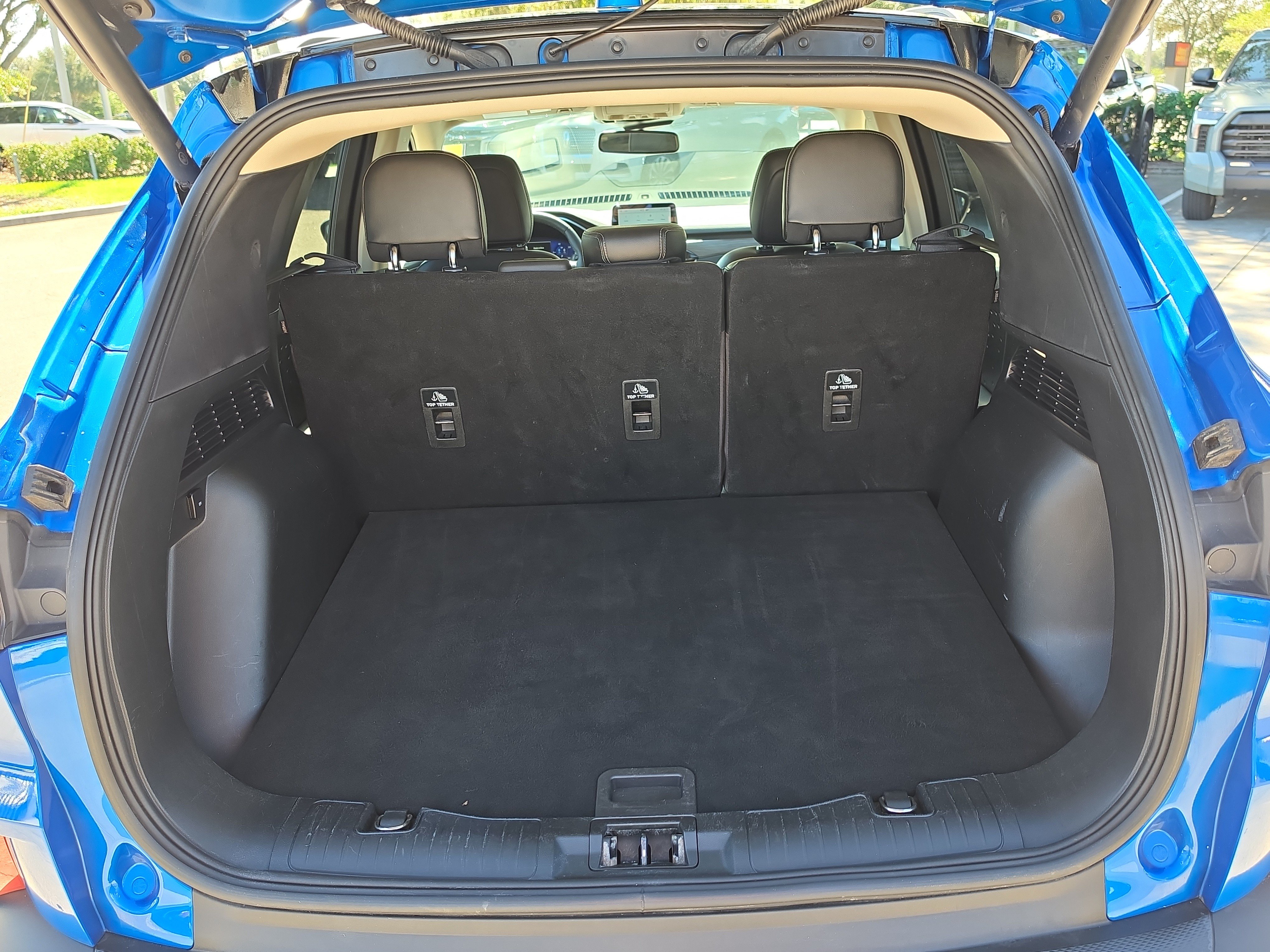 Used 2020 Ford Escape Titanium FWD image 10