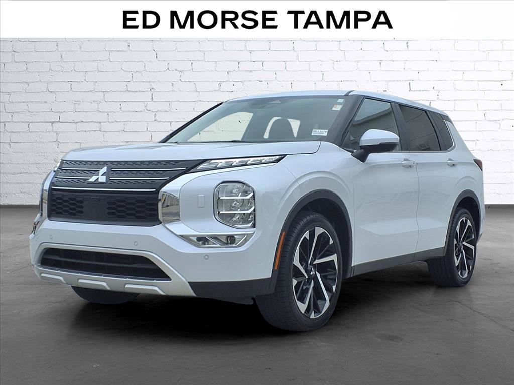 Used 2024 Mitsubishi Outlander SE AWD/4WD image 1